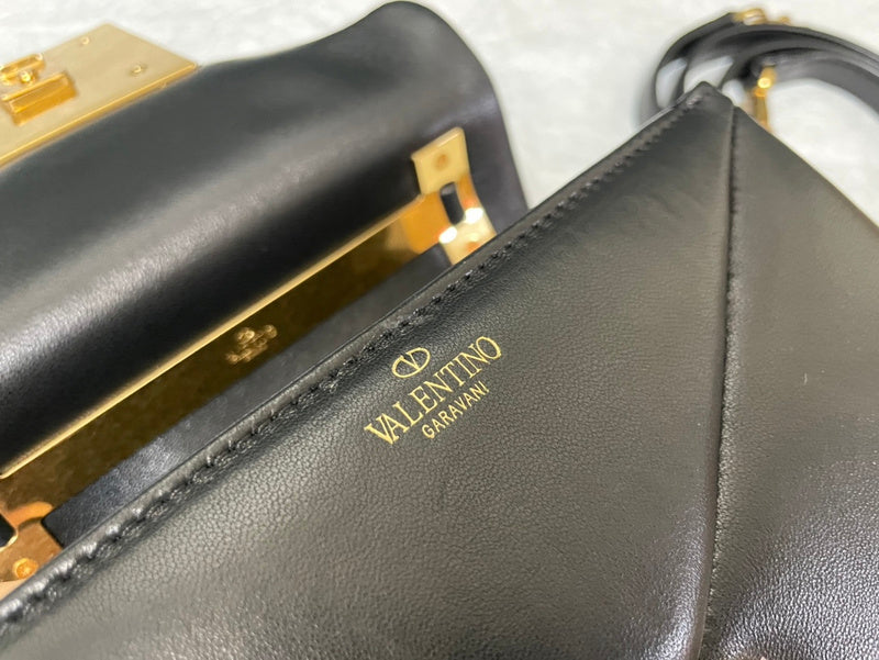 VAL LUXURY BAGS - FOR FASHION LOVERS  AFFORDABLE LUXURY BAGS- 955