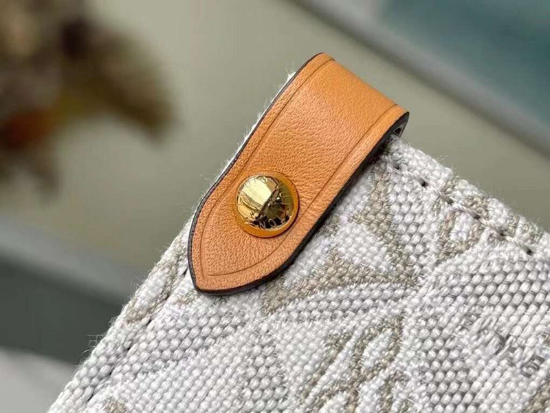 Fan Fashion Lu-Vi bags - 17295