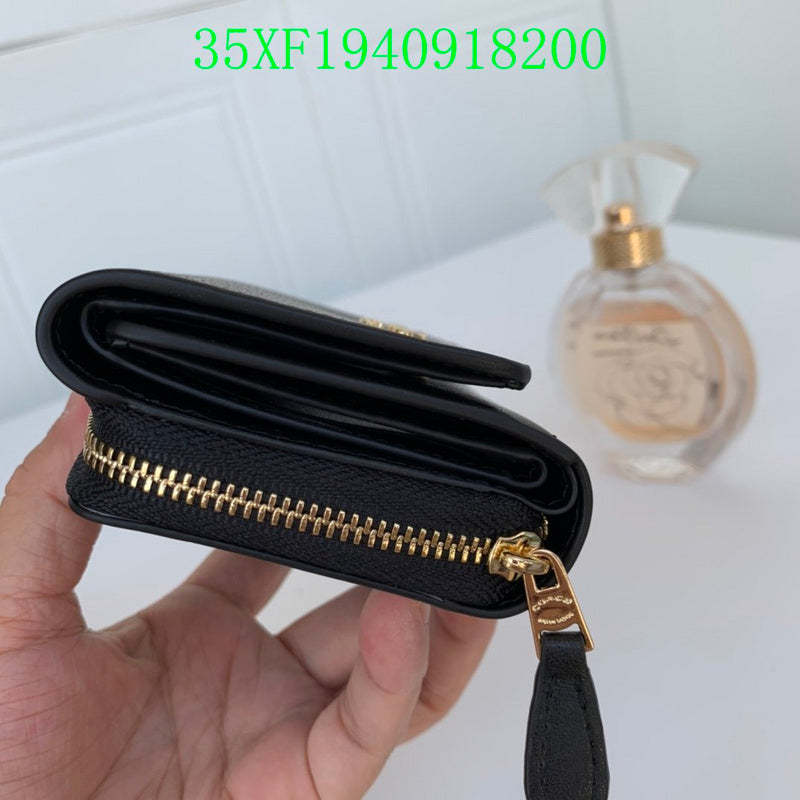 Amelia - CAH Wallet - 062