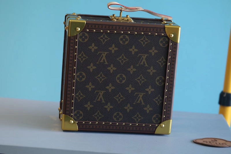 Fan Fashion Lu-Vi bags - 9529