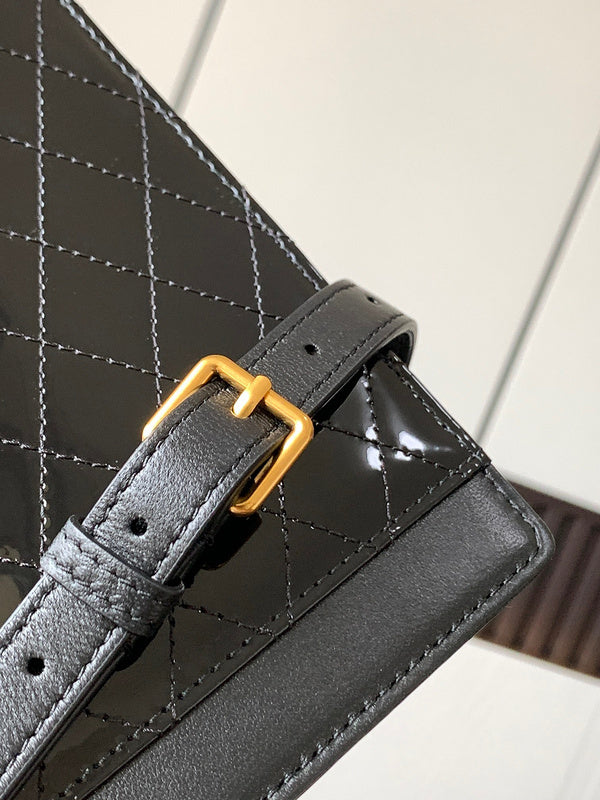 Amelia - YSL Bag - 3760