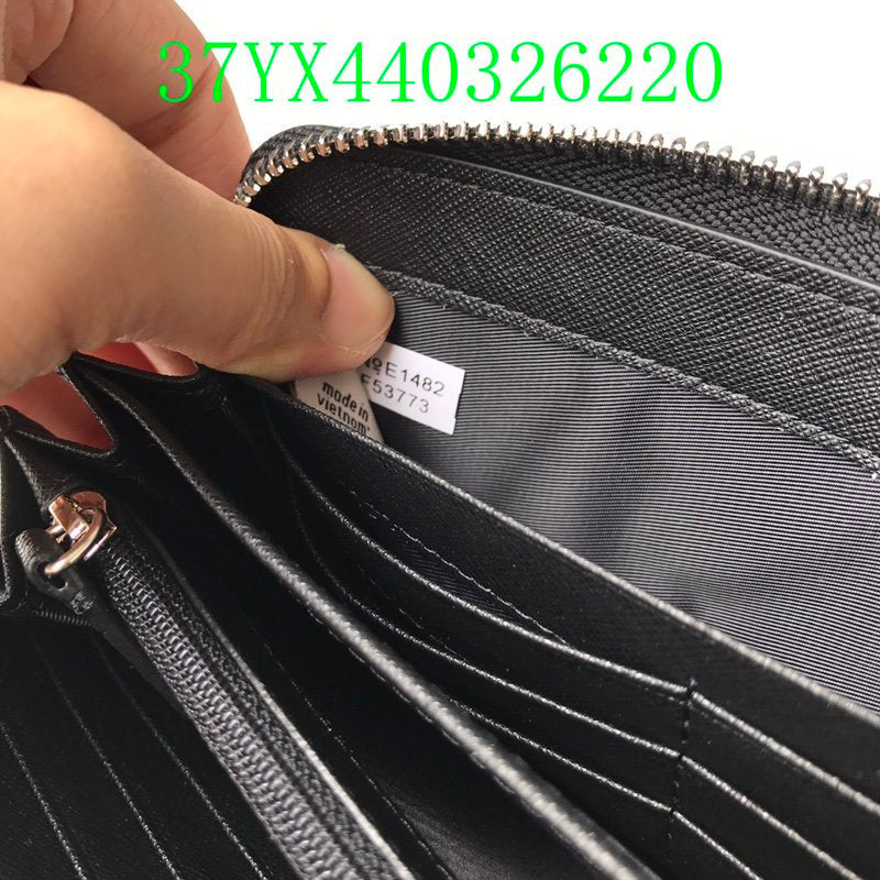 Amelia - CAH Wallet - 092