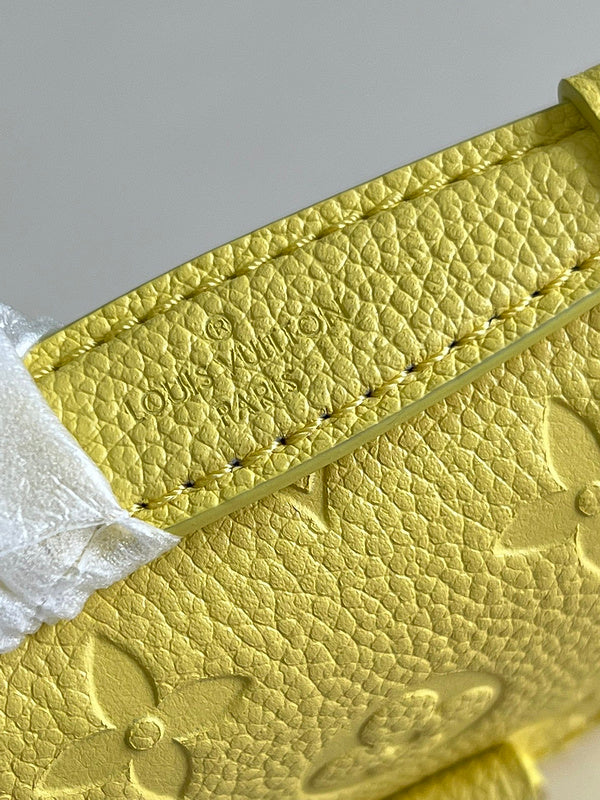 Fan Fashion Lu-Vi Bags - 16821