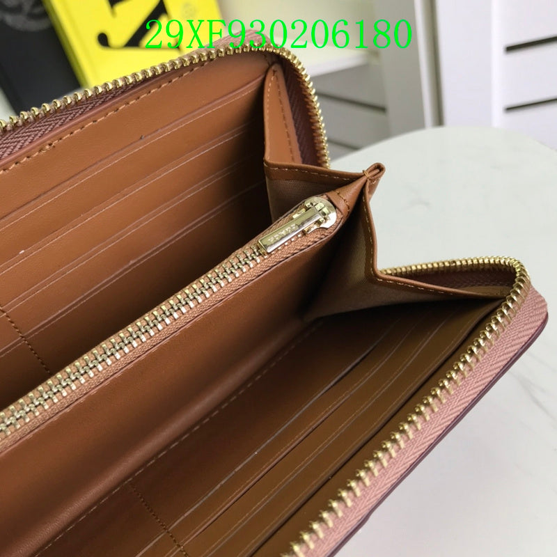 Amelia - CAH Wallet - 013