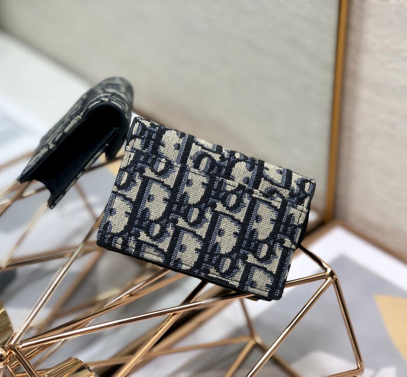 Amelia - DOR Wallets - 101