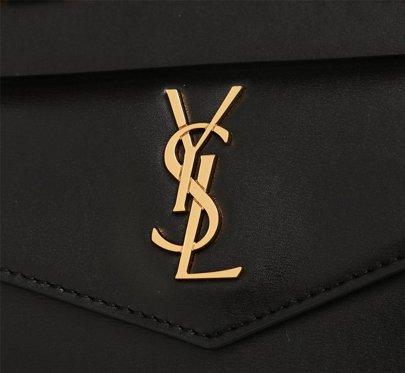 Amelia - YSL Bag - 2934