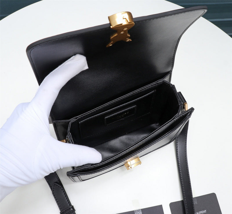 Amelia - YSL Bag - 2140