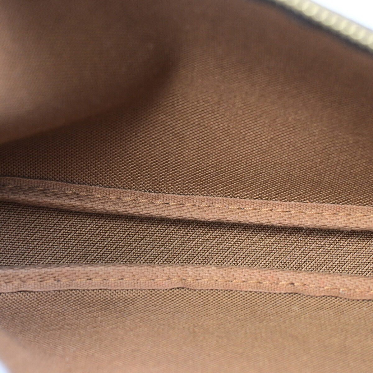 Louis Vuitton Pochette Accessoires  Canvas Clutch Bag