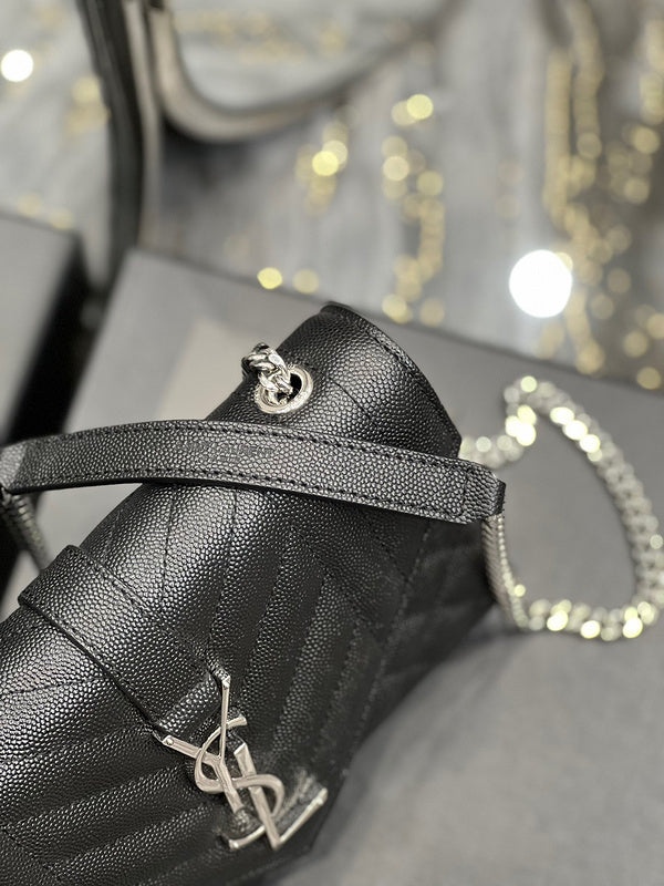 Amelia - YSL Bag - 1907