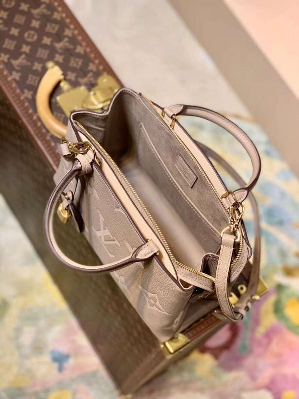 Fan Fashion Lu-Vi bags - 17429