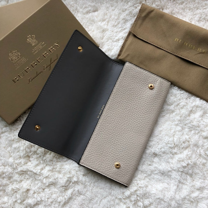 Burberry Bags - Bagsattire   423