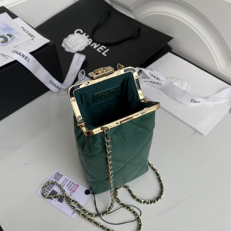 Wellow Bags - Chanel - Bags  - 557