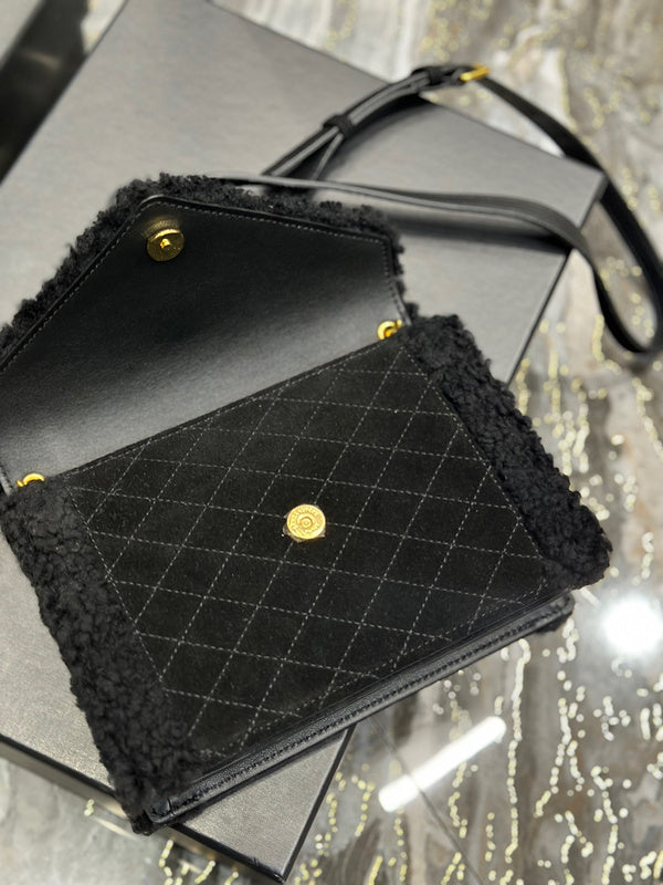 Amelia - YSL Bag - 3934