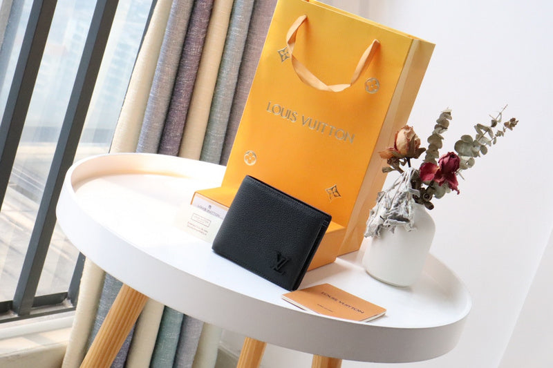 Fan Fashion Lu-Vi bags - 17598