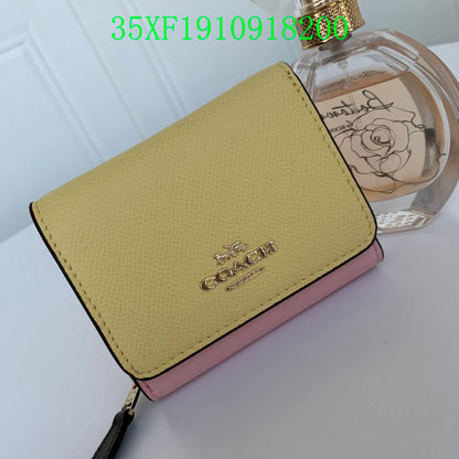 Amelia - CAH Wallet - 070