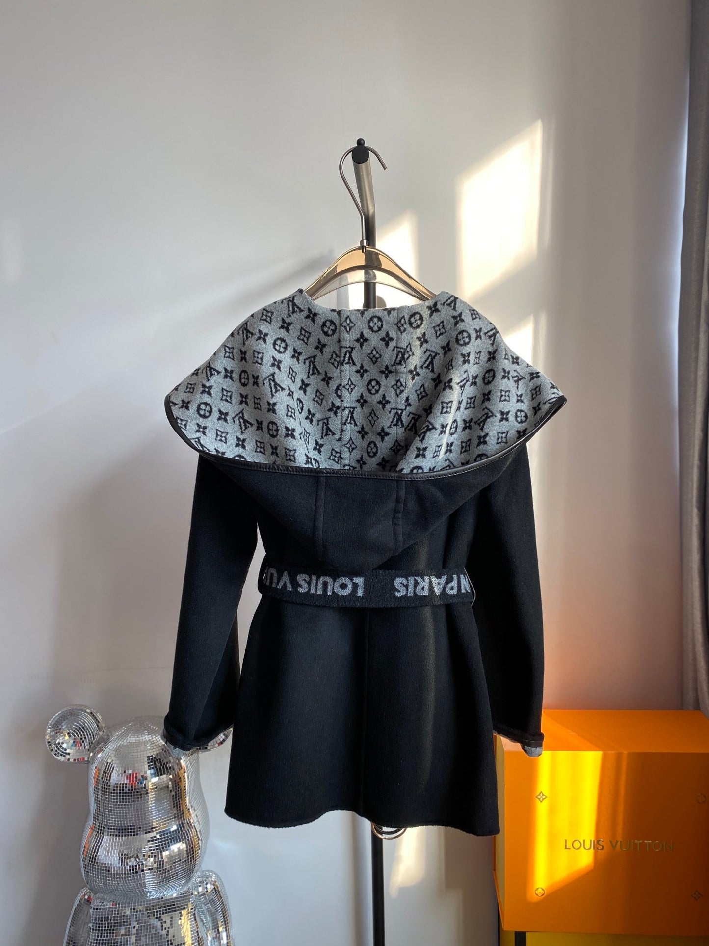 Luxury Louis Vuitton  Wrap Coat 044