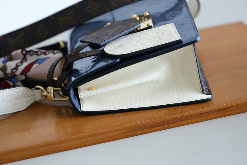 Fan Fashion Lu-Vi bags - 8050