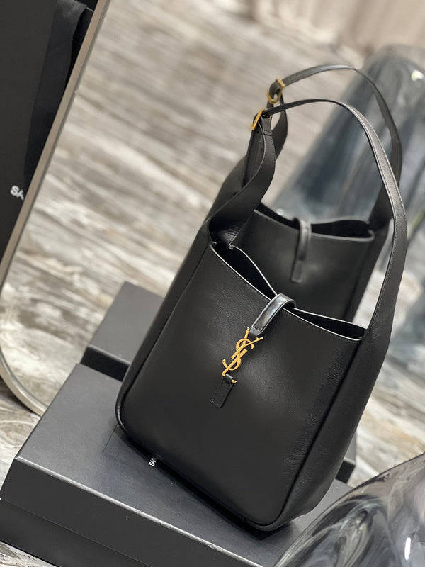 Amelia - YSL Bag - 2488