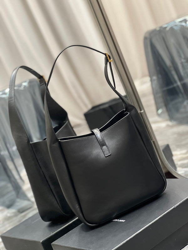 Amelia - YSL Bag - 2488