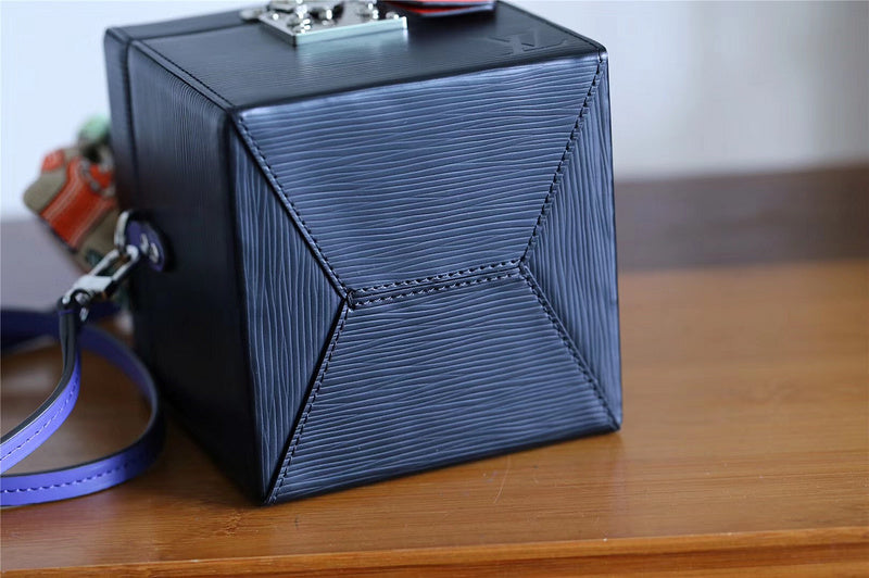 Fan Fashion Lu-Vi bags - 9342