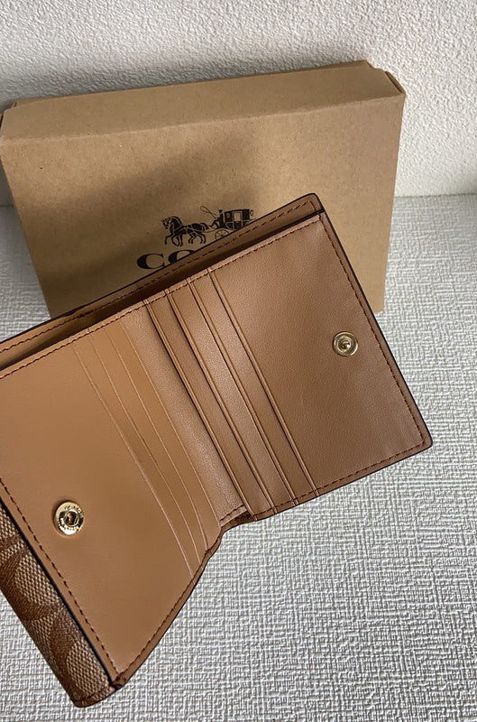 Amelia-i CAH Bags - 010