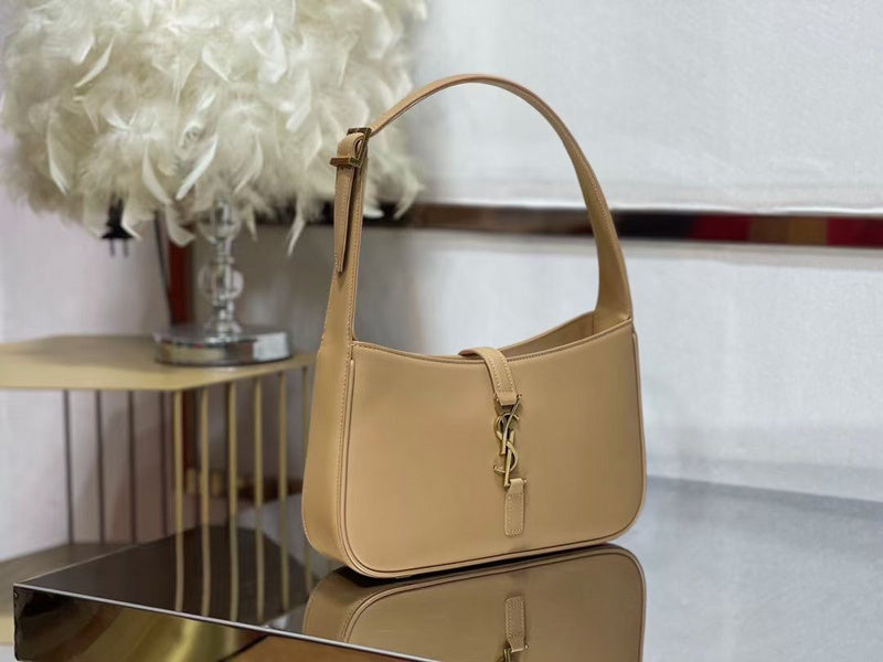 Amelia - YSL Bag - 2385