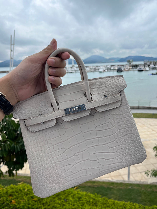 Amelia - HMS Bags - 1630