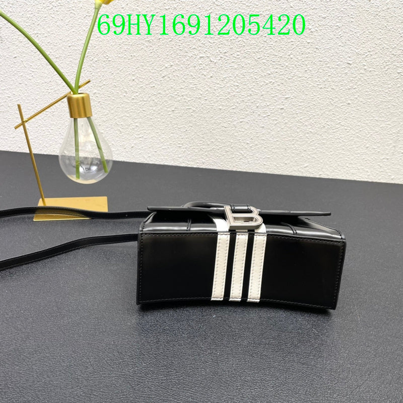 Amelia - BGA Bags - 1953