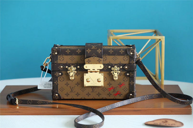 Fan Fashion Lu-Vi bags - 8203