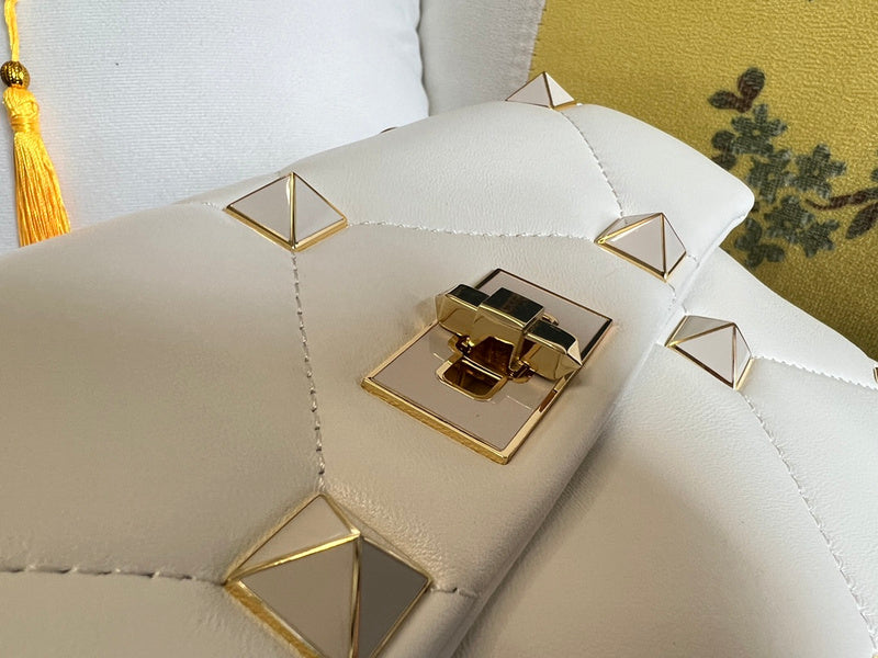 VAL LUXURY BAGS - FOR FASHION LOVERS  AFFORDABLE LUXURY BAGS- 1126
