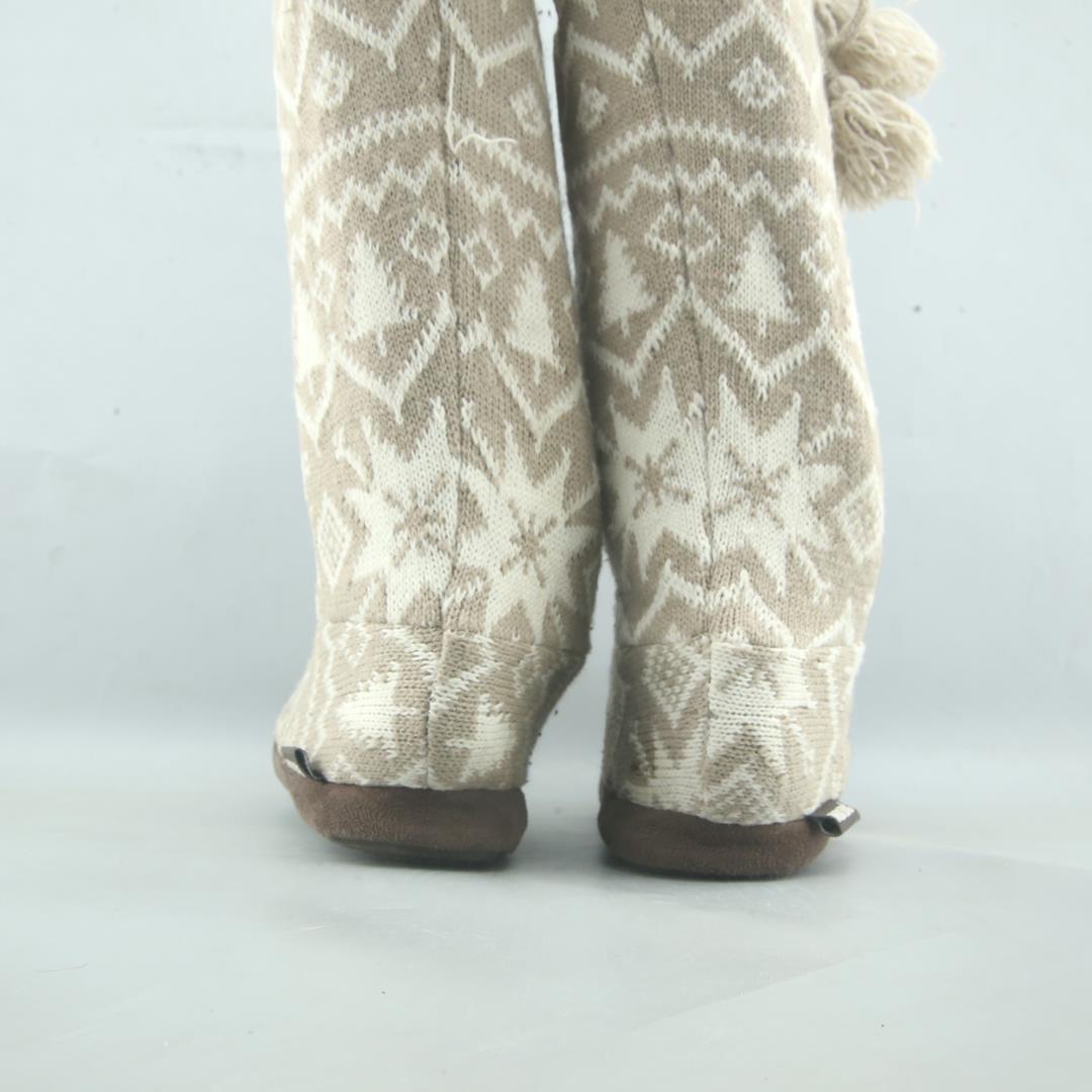 MUK LUKS .