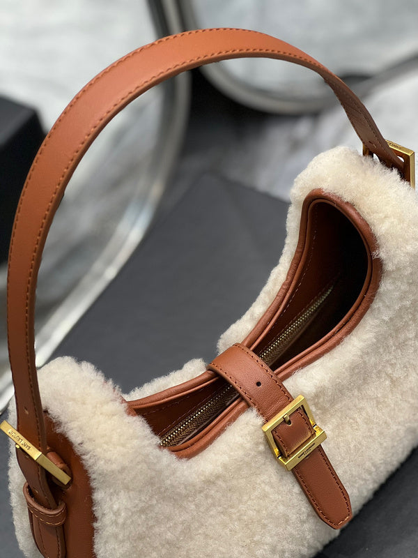 Amelia - YSL Bag - 3914