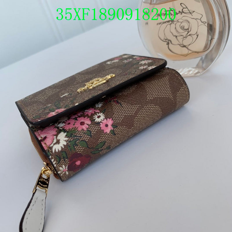 Amelia - CAH Wallet - 067