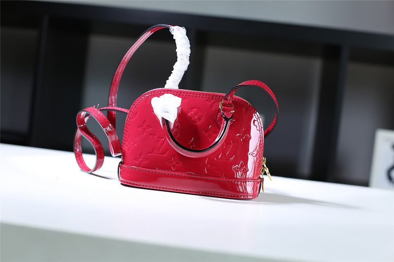 Fan Fashion Lu-Vi bags - 8305