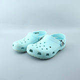 CROCS .