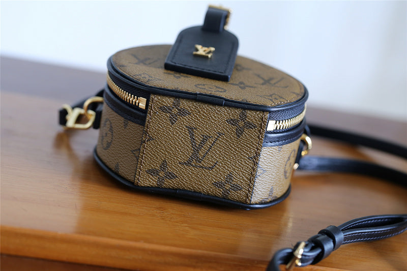 Fan Fashion Lu-Vi bags - 8326