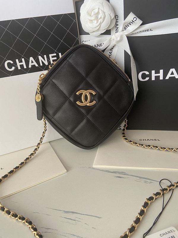 Wellow Bags - Chanel - Bags  - 330