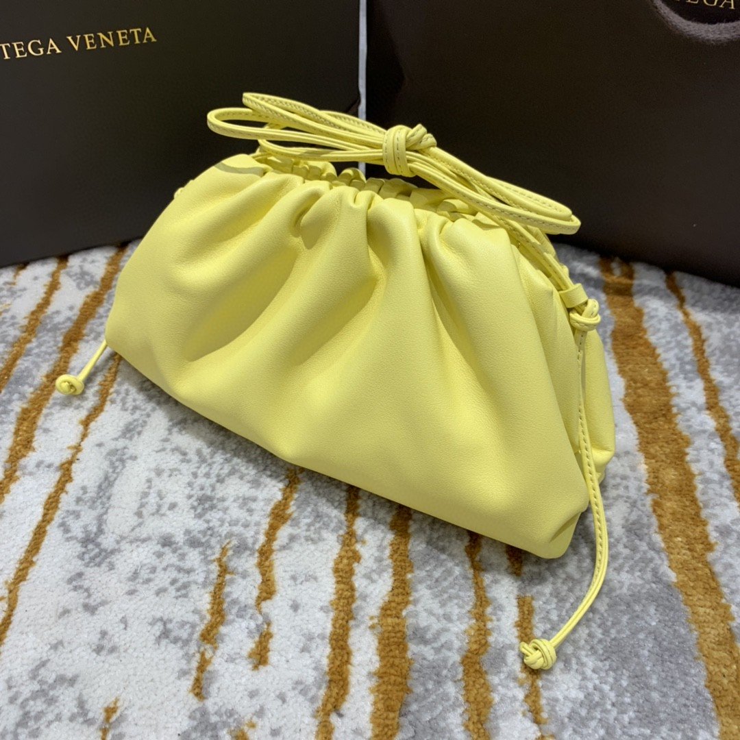BV Mini Pouch For Women 8.6in/22AmeliaIn Light Yellow