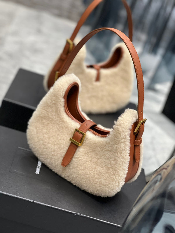 Amelia - YSL Bag - 3914