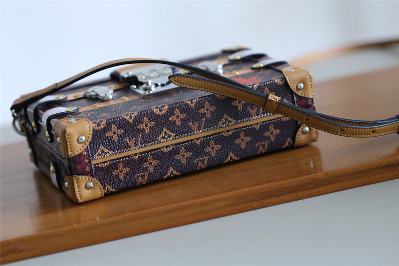 Fan Fashion Lu-Vi bags - 8222