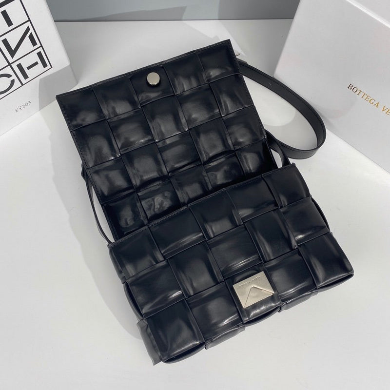B-VENETA STYLISH HANBAGS FOR WOMEN - - 210