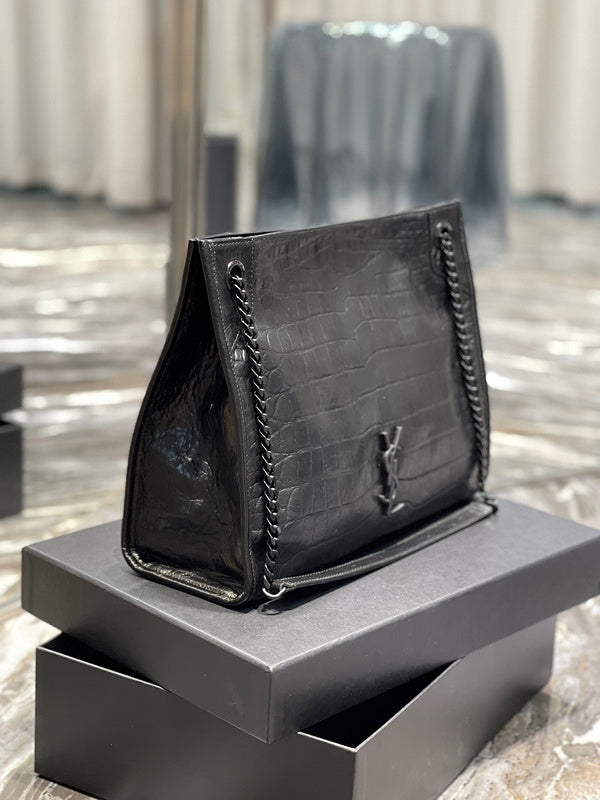 Amelia - YSL Bag - 3949