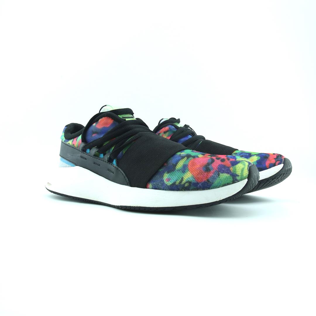 UNDER ARMOUR CHARGED BREATHE