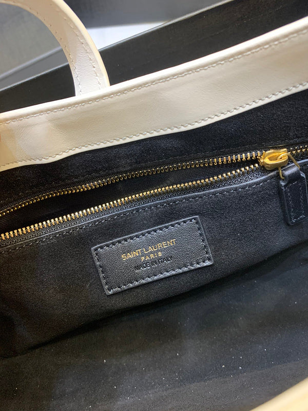 Amelia - YSL Bag - 2383