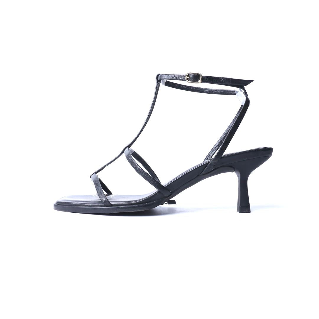 ZARA. .