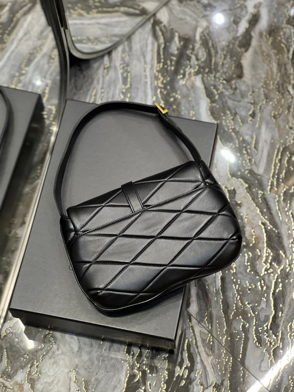 Amelia - YSL Bag - 2476