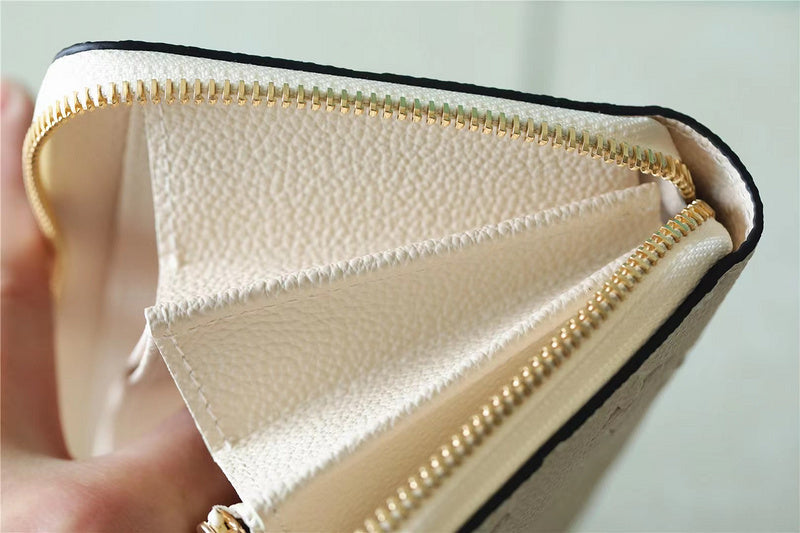 Fan Fashion Lu-Vi bags - 8748