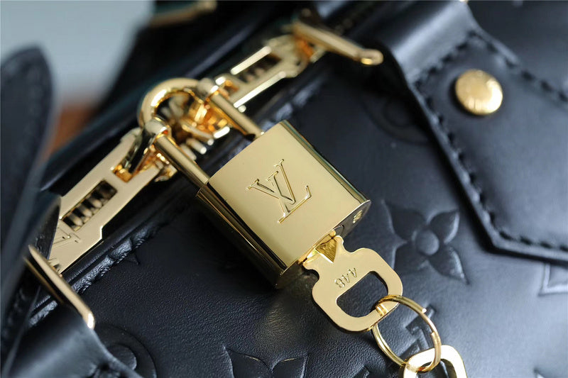 Fan Fashion Lu-Vi bags - 8155