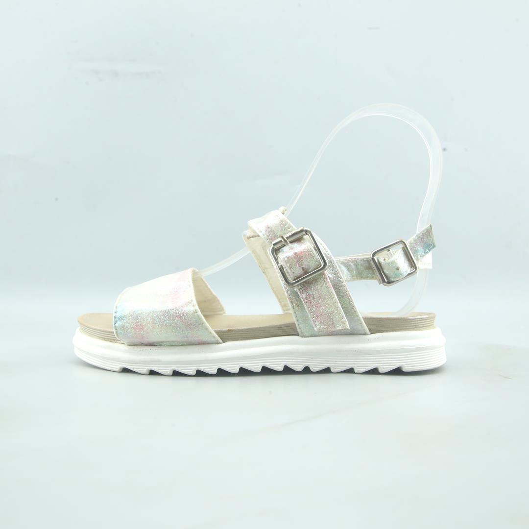 VINCE CAMUTO .