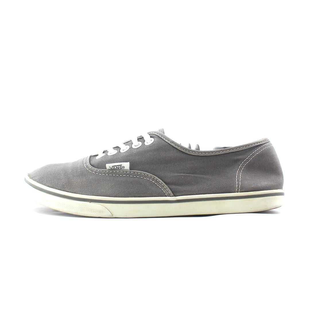 VANS AUTHENTIC